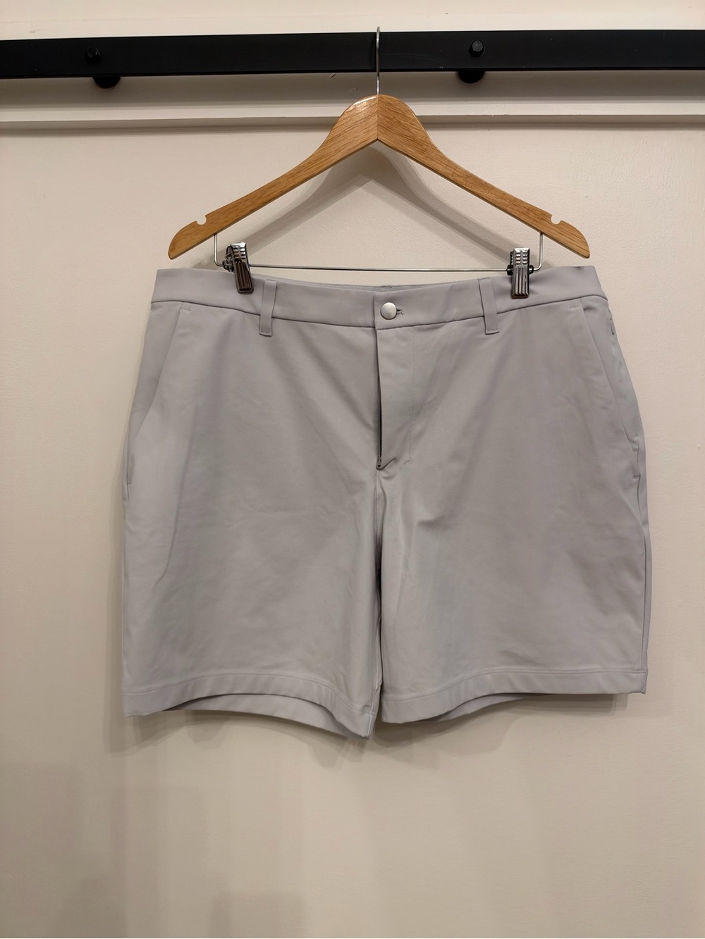 lululemon athletica ABC Classic-Fit Short 7" Light Gray